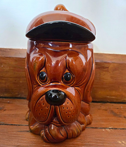 Brown black ceramic dog - black,