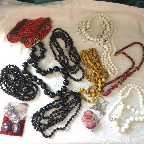 Job lot glass jewellery - glass,