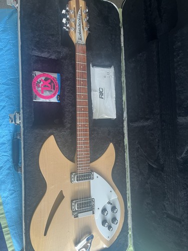 Rickenbacker 330 mapleglo - 330/12,