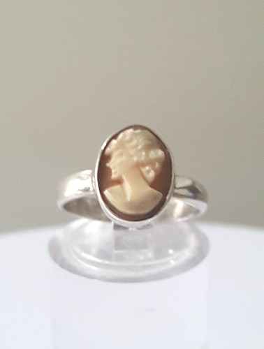 Gorgeous vintage real carved - gorgeous,