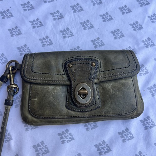 Coach gigi flap wristlet green - flap,