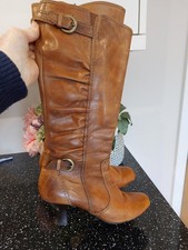 LADIES TAMARIS BOOTS SIZE 5 IN TAN LEATHER BUCKLE DETAIL (ON LABEL SAYS SIZE 6)