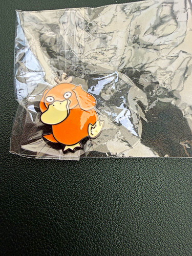 Pokémon psyduck enamel pin - psyduck,