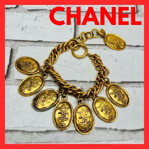 Vintage chanel gold charm - chanel,
