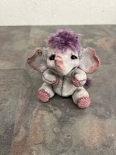 COUNTRY ARTISTS NELLIE