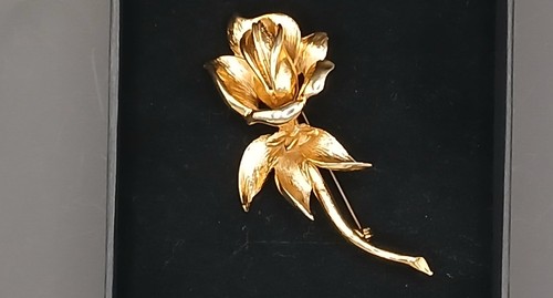 Vintage dorene irish gold tone - irish,