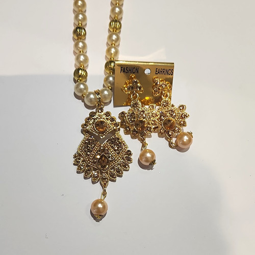 Gold plated round - plated, ivory