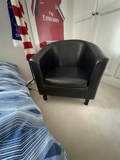 2 x Black Faux Leather Tub Chairs – Excellent Condition – Bargain Pair, Collect