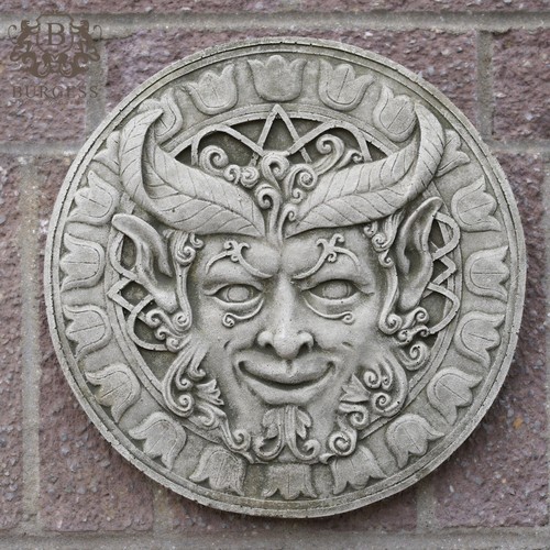 Green man stone - green,