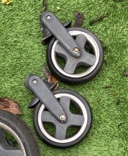 Oyster pushchair front  Wheels