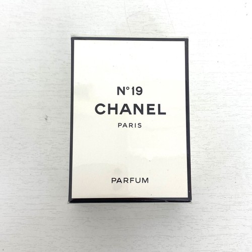 Chanel 19 no - no.19,