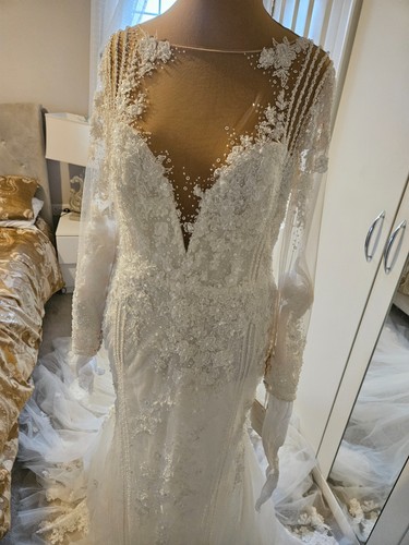 Reduced bnwt stunning - -,