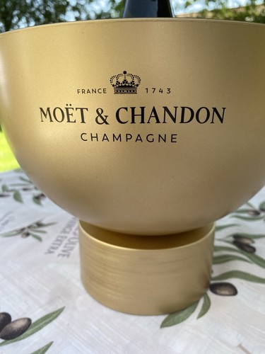 Moet chandon circular - moet,