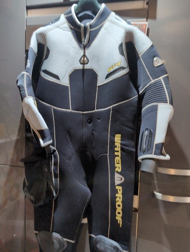 Waterproof 7mm wet suit - waterproof,