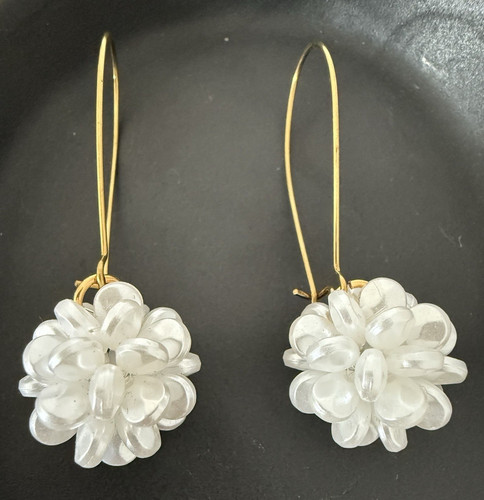 White pearl cluster flower - white,