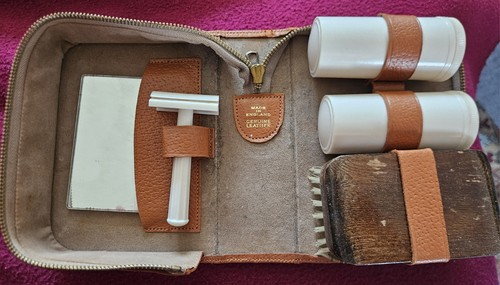 Vintage leather shaving kit - leather,