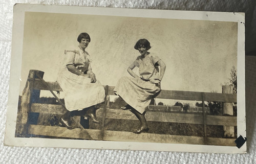 C1920 photo women sitting - sitting, on