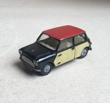 CORGI No.249 - MORRIS MINI COOPER DE-LUXE, Wicker Panels, Black/Red  (1965-1969)