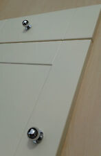 Matt Cream Shaker Fitted