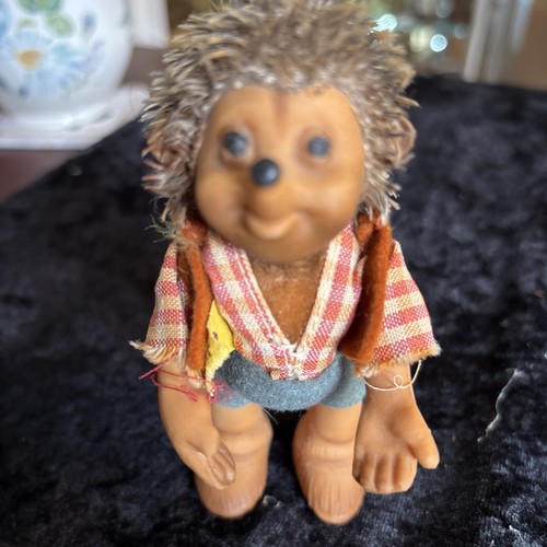 Steiff macki hedgehog figure - macki,