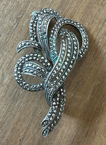 Silver tone metal - silver,