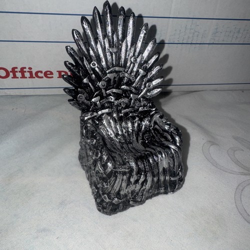 Game thrones themed egg - game, cup