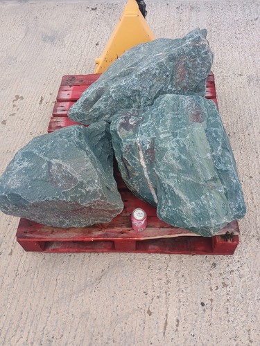 Large granite garden - ,
