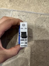 Wylex plug in push button MCB Circuit breaker Fuse 16a (With Base)