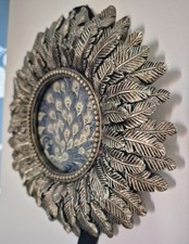 Gold Feather-Edged Round Photo Picture Frame