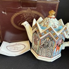 Vintage Sadler Teapot Queen