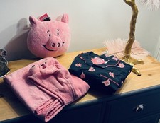 Percy Pig Towel Large Hooded