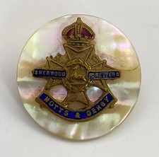 NOTTS & DERBY MOTHER OF PEARL SWEETHEART BADGE / BROOCH