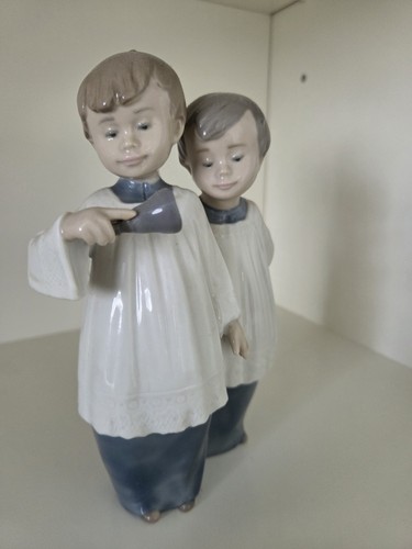 Nao lladro choir boys - choir, retired