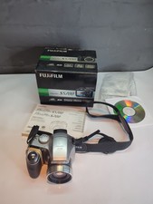 Fujifilm FinePix S5700 7.1MP Digital Camera - Silver
