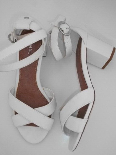 Ladies shoes size - 6, white