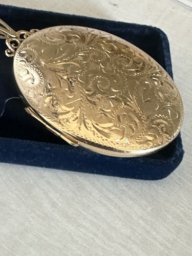 Large vintage gold - large, patterned