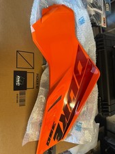 GENUINE KTM 2024 390 Duke RH
