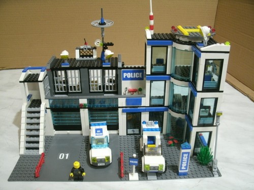 Lego police station 7498 - lego,