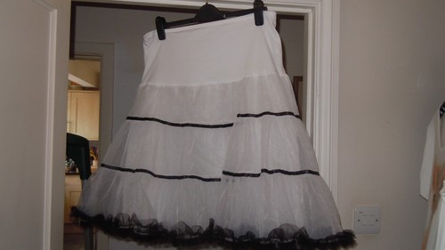 Black and white net - black,