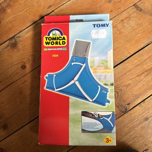 Tomy tomica world - world, and