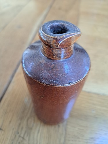 Royal doulton ink pot with - doulton, 55