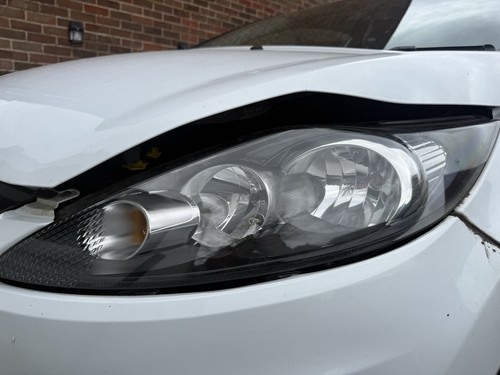 Headlight ford fiesta mk7 - ford,