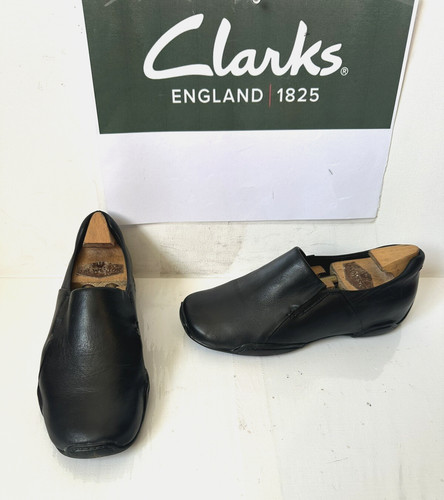 Clarks leather shoes size 3 - size,