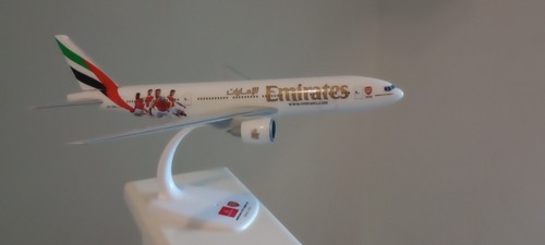 Extremely rare emirates boeing - extremely,