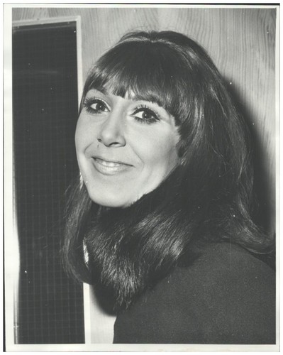 C1914 anita harris - ,