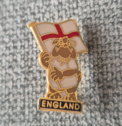 England bulldog holding - bulldog,
