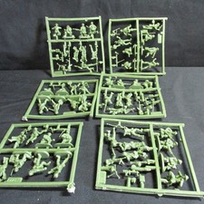 AIRFIX/SIMILAR/  WW 11 BRITISH INFANTRY SUPPORT TROOPS.HO/OO SCALE