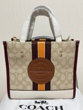 COACH Signature Logo Light