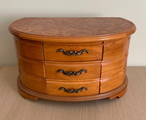 Vintage mele wooden jewellery - mele,
