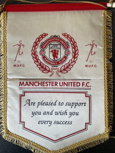 Giant pennant manchester - giant,